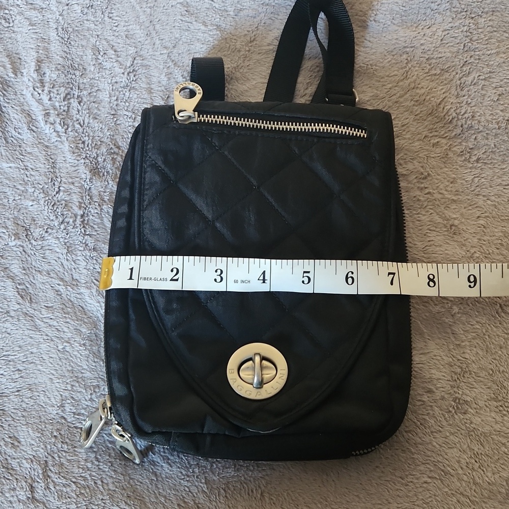 Baggallini Black Quilted Crossbody Bag - Picture 6 of 7